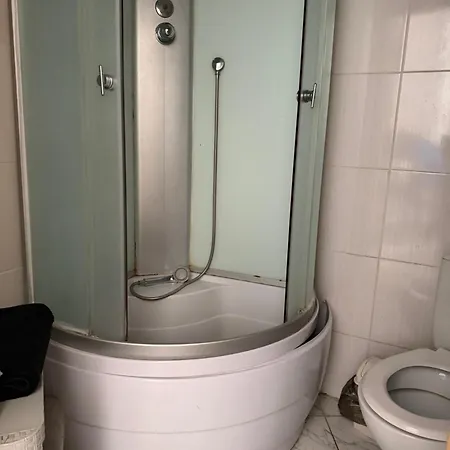 Budget Apartment *